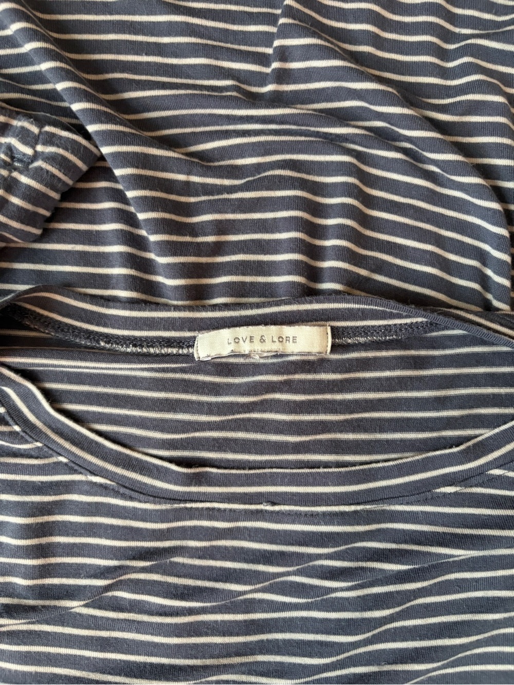 Love & Lore Gray Striped Long-Sleeve Crewneck Top - M - Picture 5 of 5